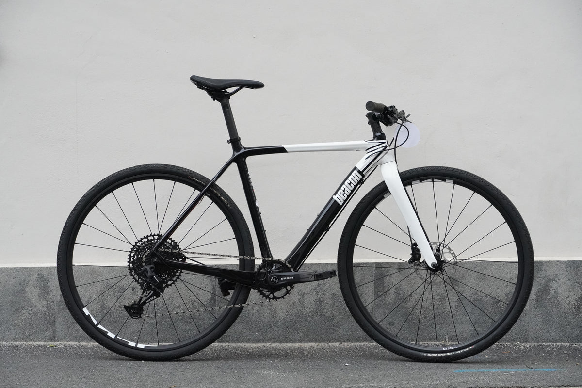 Beacon Carbon Flat-bar gravel