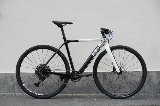 Beacon Carbon Flat-bar gravel